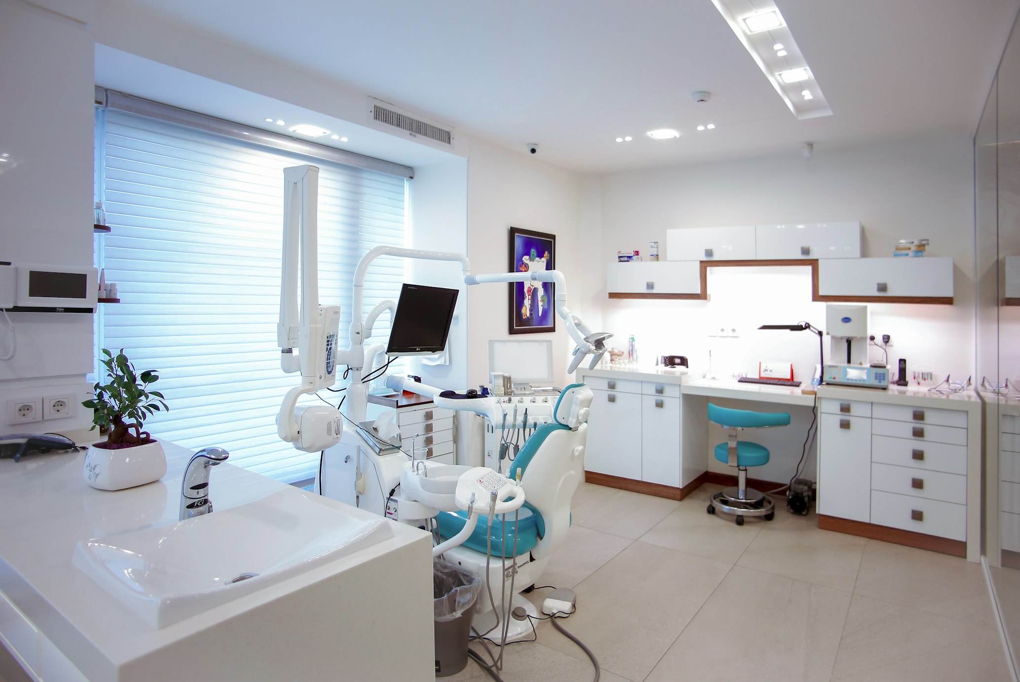 Modern Dental Clinic